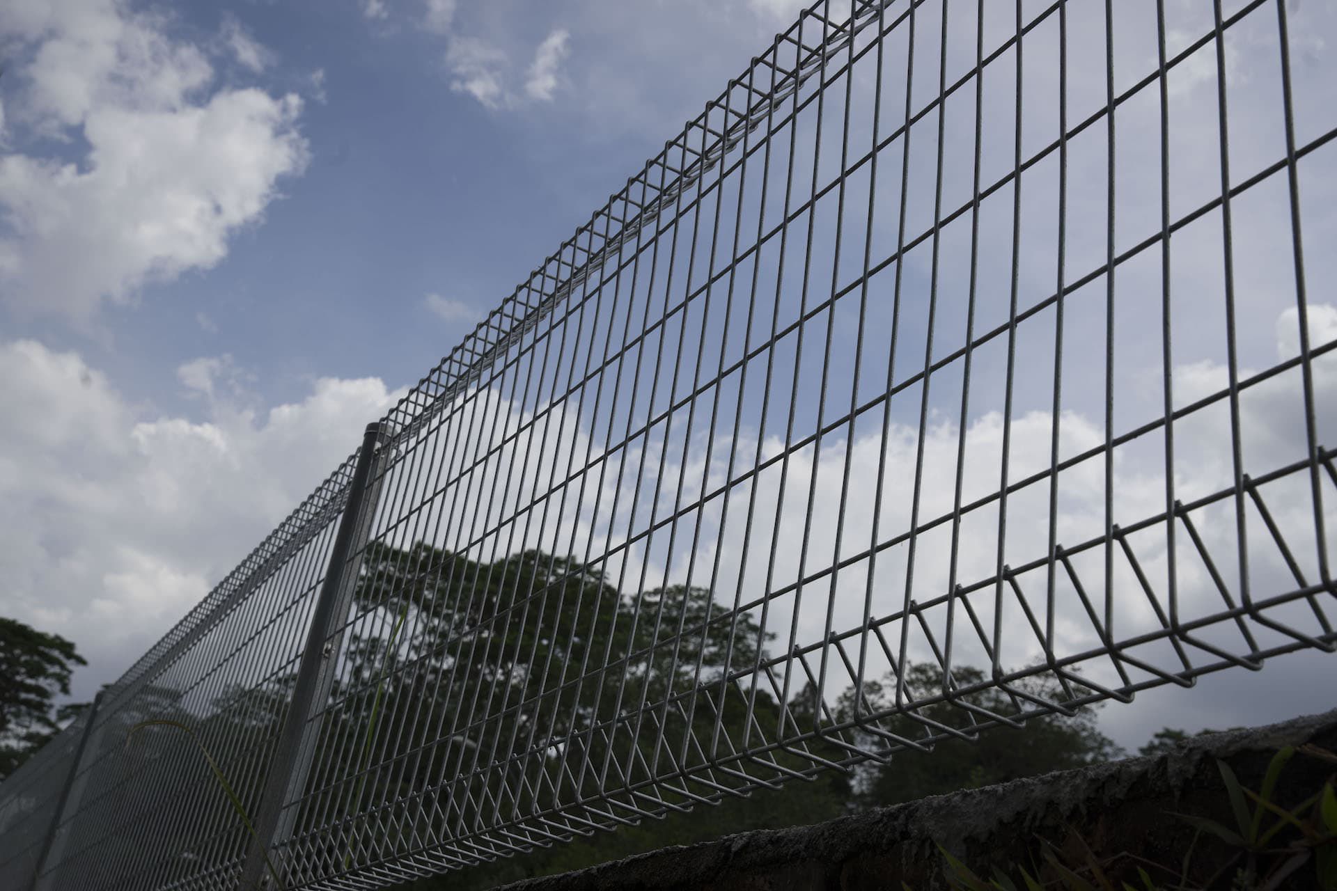 Installing Plastic Mesh Fence